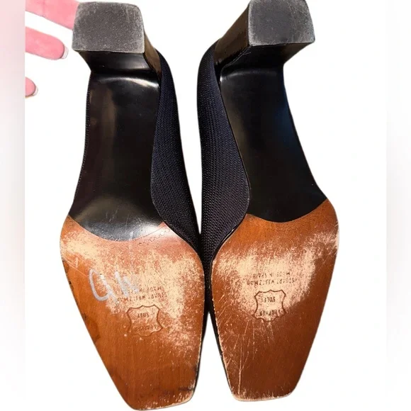 Navy & Black Stuart Weitzman 1990s Square Toe Pump - Picture 4 of 4